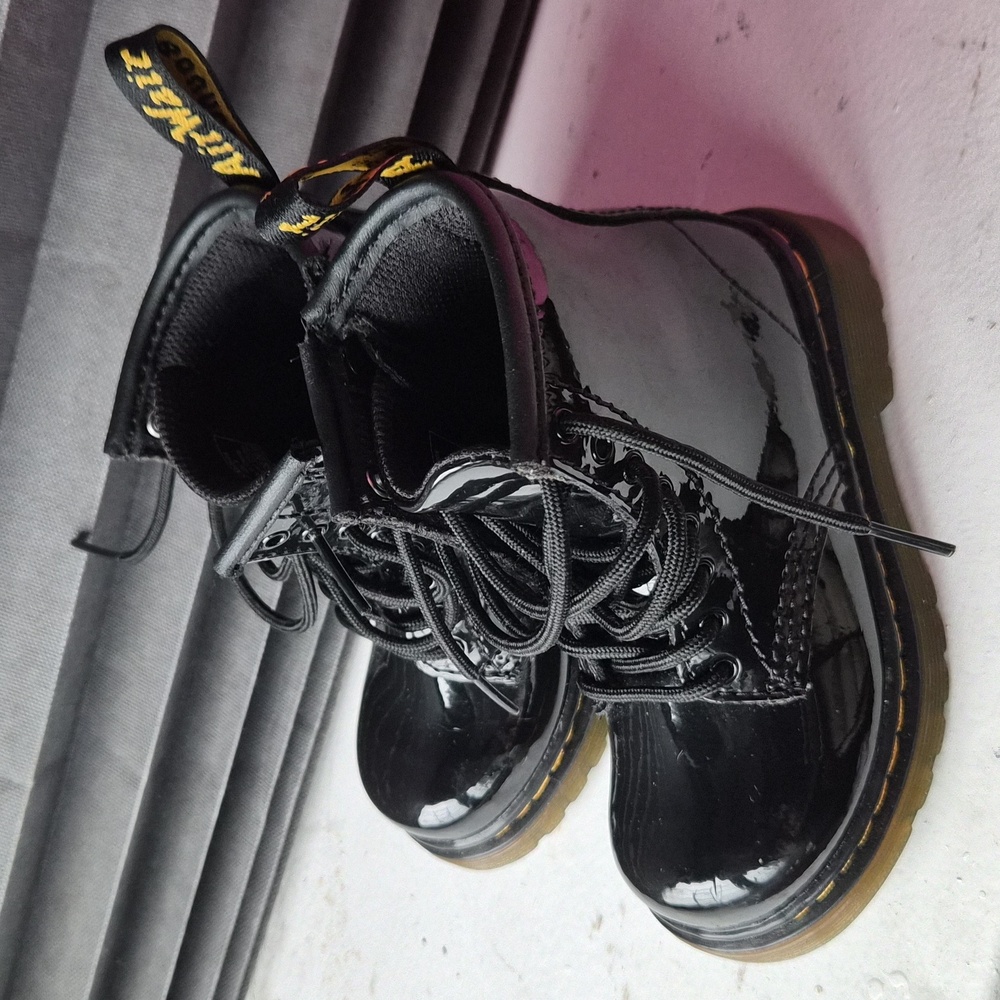 Dr. Martens Toddler 1460 Patent Leather Lace Up Boots - Picture 3 of 11